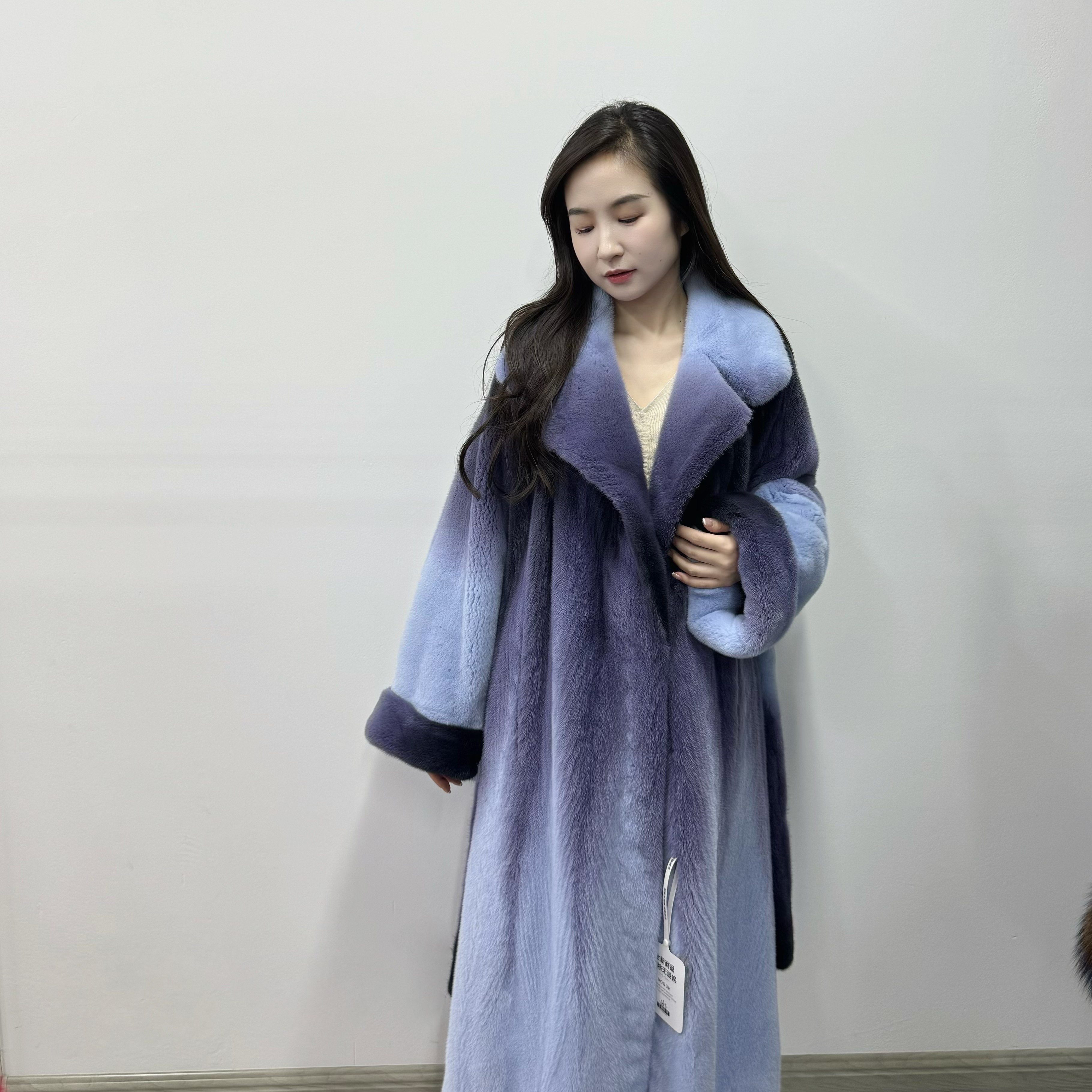 【GZ皮草】2024年冬季新款黑天鹅渐变色西服领腰带款水貂长款外套