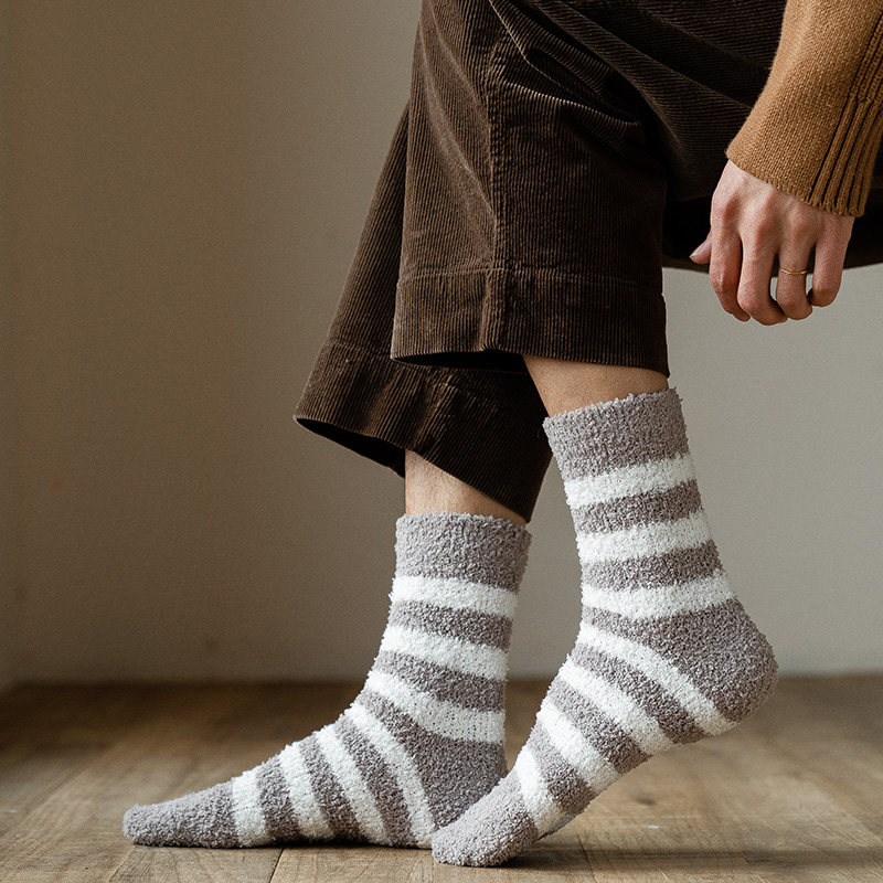 珊瑚绒袜子男士加厚居家纯色冬季毛绒保暖地板袜睡眠睡觉穿的黑色