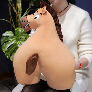 冬季搞怪马屁暖手抱枕午休趴枕吉祥物生肖马靠枕座椅腰靠柔软玩偶