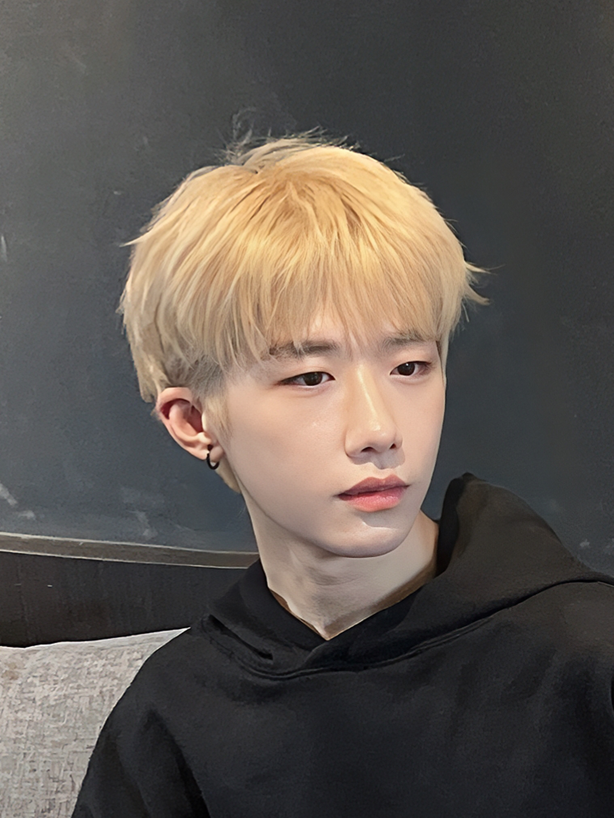 假发男短发黄毛金发酷帅显白发型碎刘海短直发碎盖头蓬松全头套式