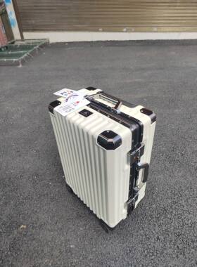 金米穗品牌行李箱男海关密码锁静音轮防刮耐磨白色铆钉框旅行箱女
