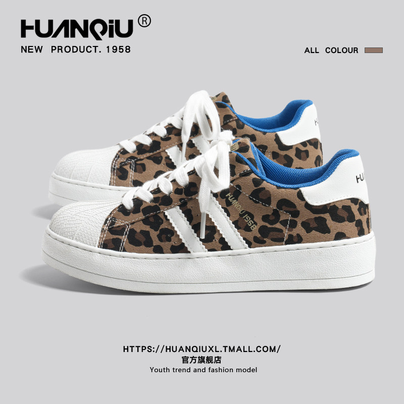 环球豹纹印花滑板鞋女款2026春季新款校园风运动休闲鞋贝壳头女鞋