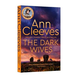 進口英語原版 The Dark 懸疑推理小說 Vera 女偵探薇拉 Wives 英文原版 書籍 Stanhope系列 英文版 黑暗妻子