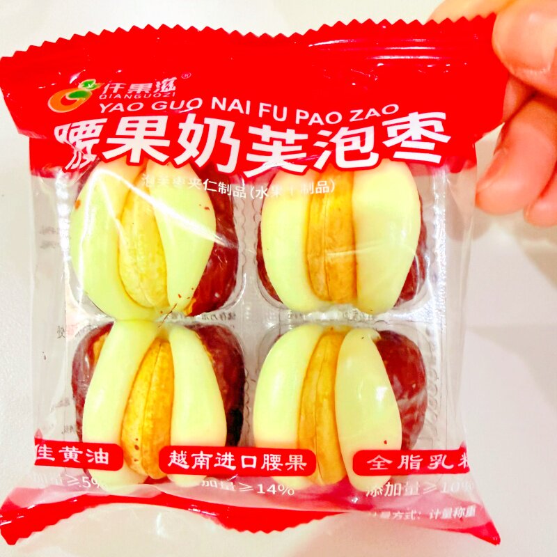仟果滋腰果奶芙泡枣红枣图片