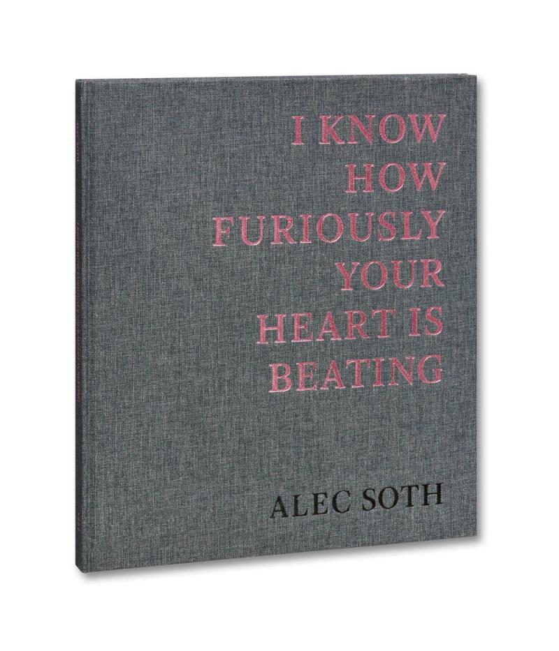 现货 I Know How Furiously Your Heart Is Beating Alec Soth埃里克索斯摄影集内部空间拍摄-封面