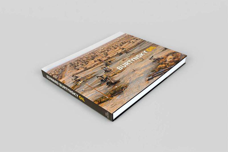 现货 Edward Burtynsky: Oil 爱德华伯汀斯基摄影作品集 石油 关注石油文化,汽车文化 景观摄影作品集