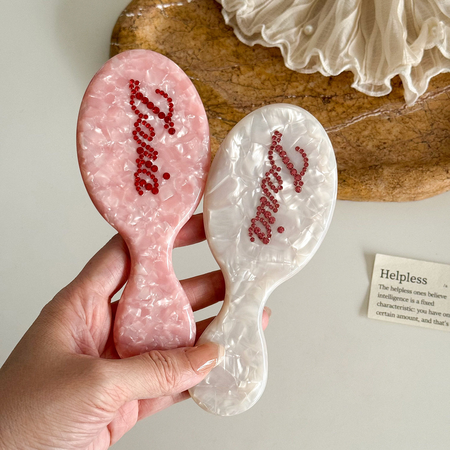 高级感镶钻梳子醋酸板材气囊梳气质可爱气垫梳少女发梳便携按摩梳,家庭/个人清洁工具,梳子/化妆梳/按摩梳,淘宝优惠券,粉丝福利购,淘宝优惠卷