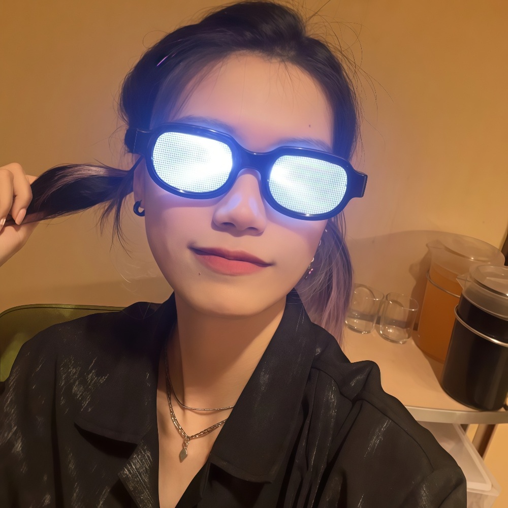 心机之蛙一直摸你肚子柯南眼镜