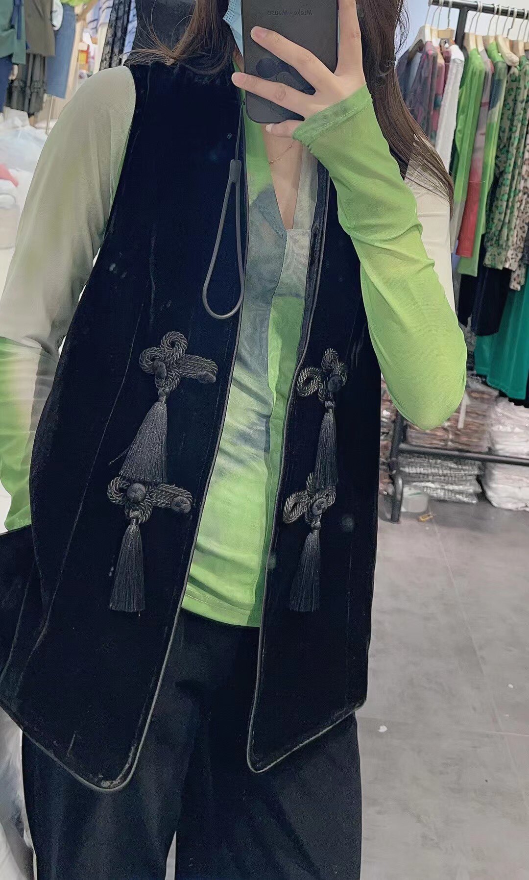 中国风V领盘扣丝绒流苏马甲女2023秋新款宽松显瘦高级感中长马夹