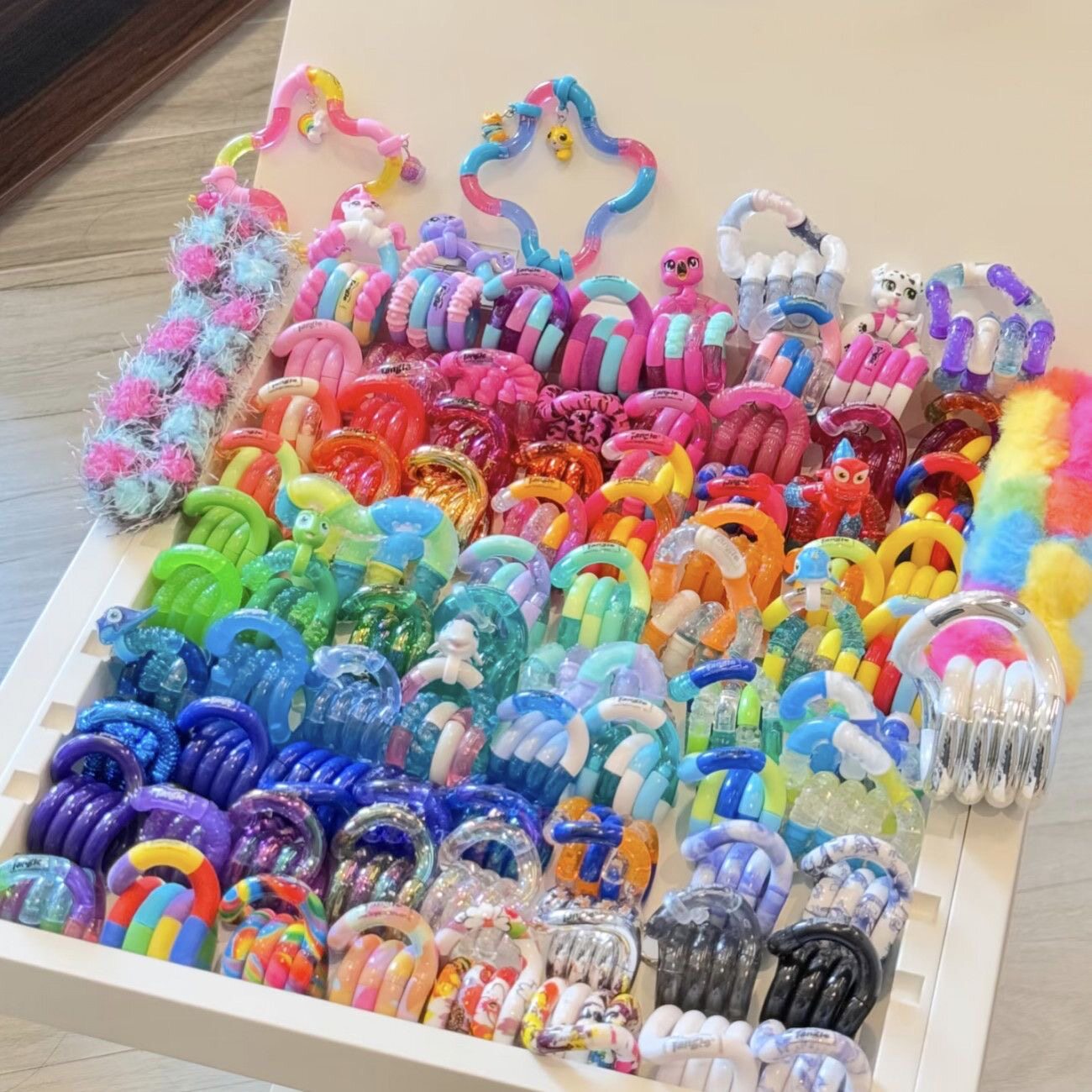 艾选汤狗扭扭乐温变盲盒水晶宝石百变ADHD解压玩具女孩子解闷