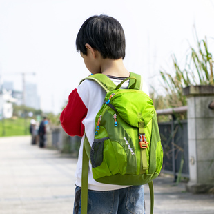 儿童旅行背包男孩户外轻便小双肩包出游男童超轻小学生书包旅游