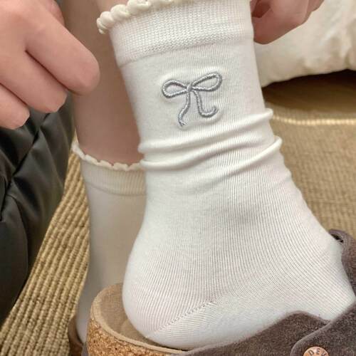 芭蕾风蝴蝶结刺绣透气中筒女袜
