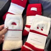 蛇年红袜子女冬季 加绒加厚保暖澳绒女长袜本命年刺绣蘑菇猫睡眠袜