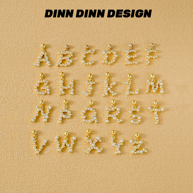 DINN DINN DESIGN字母项链高级感时尚简约女轻奢字母吊坠个性锁骨