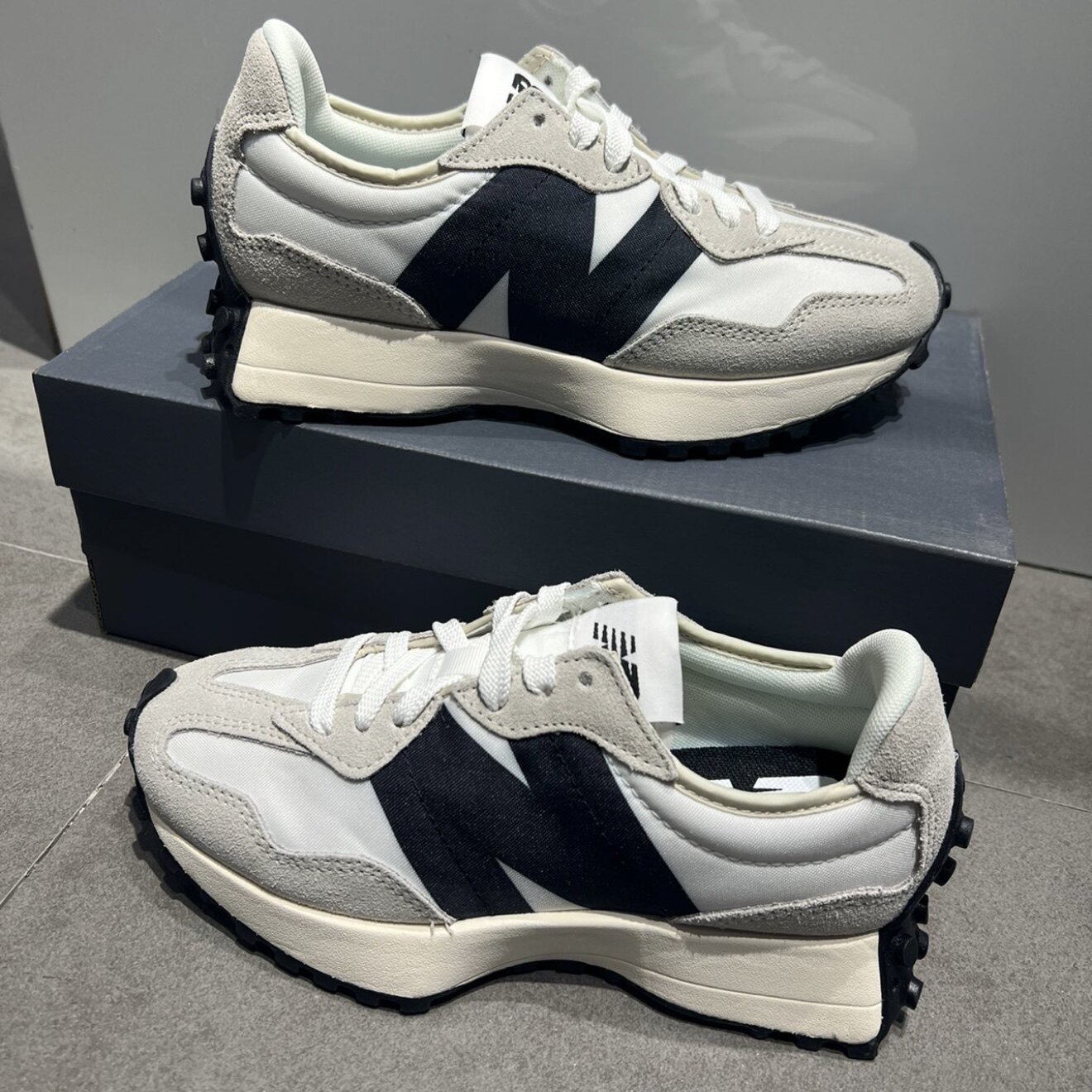 New Balance 327 舒适复古 防滑耐磨 休闲透气 减震 跑鞋GS327FE