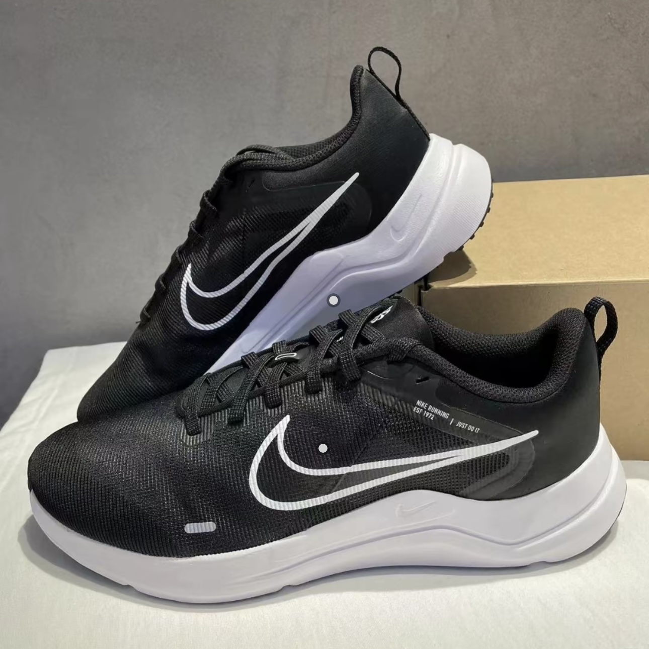 Nike Downshifter 12 舒适回弹耐磨 轻便透气 网面跑鞋DD9294-001