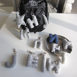 Unique blue韩系挂饰礼物双肩包包手机挂件公仔车钥匙扣字母挂件