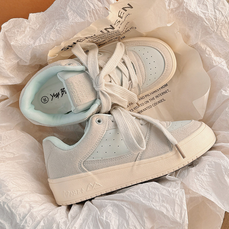 女士轻便软底休闲板鞋春秋女2026新款鞋子ins潮百搭小众设计厚底