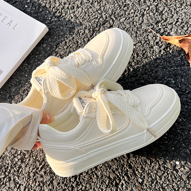 女士轻便软底休闲板鞋小白鞋女鞋韩系配裙子2026新款春秋鞋子百搭