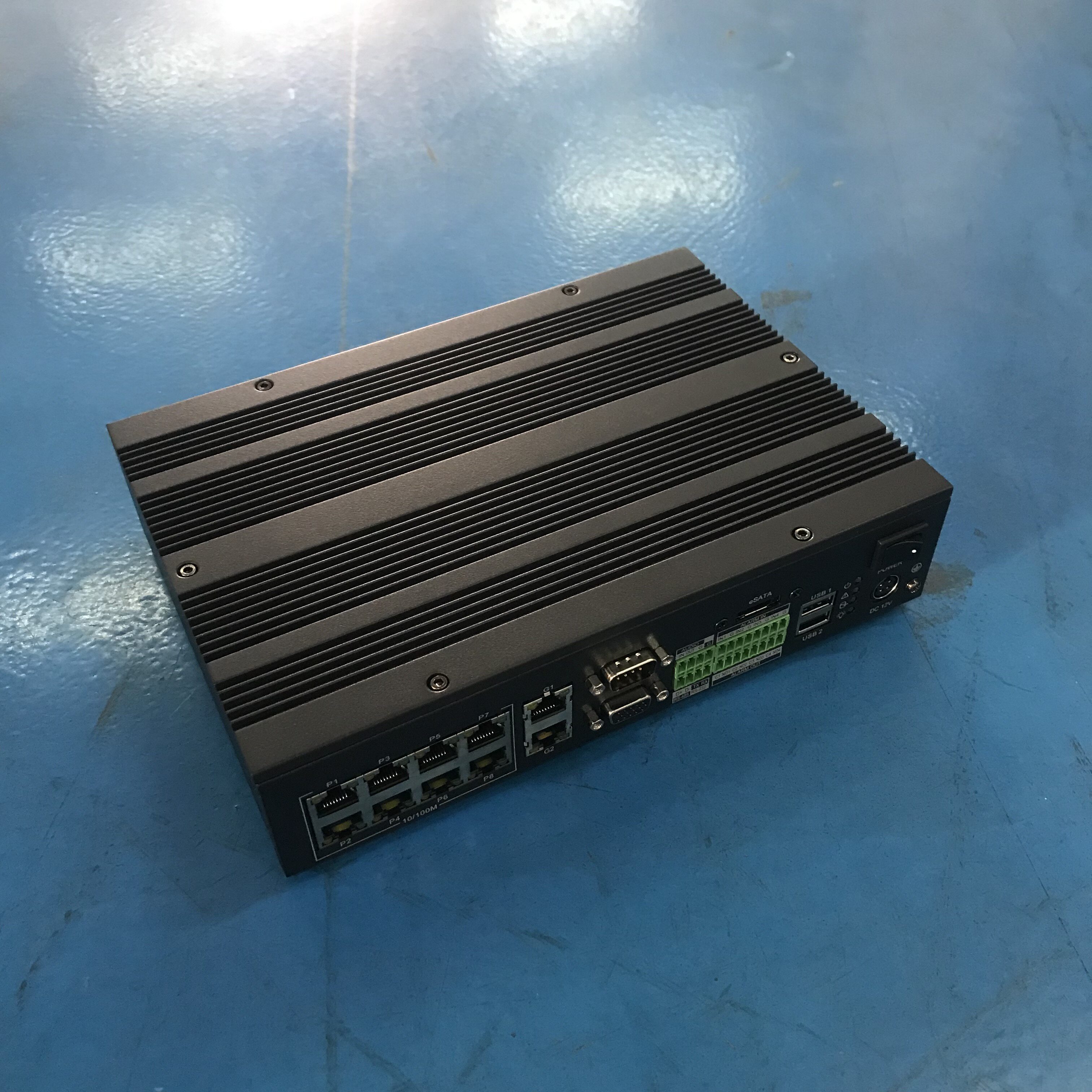 全新海康威视ds-tp50(2t) 室外型智能交通专用网络视频终端服务器