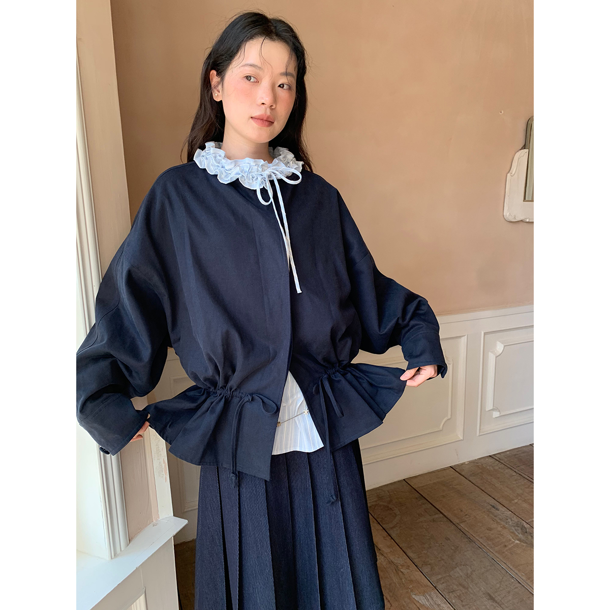 dorydory2025早秋新款圆领抽褶下摆风衣外套女短款小个子上衣夹克