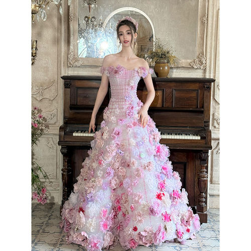 粉色立体花抹胸重工大摆晚礼服