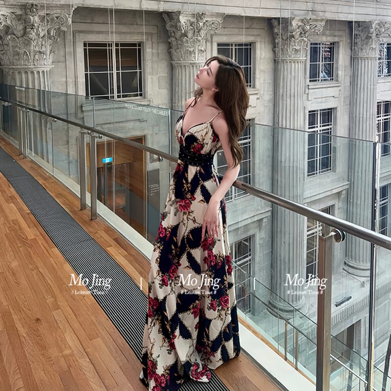 高级感度假风印花v领收腰a字长裙