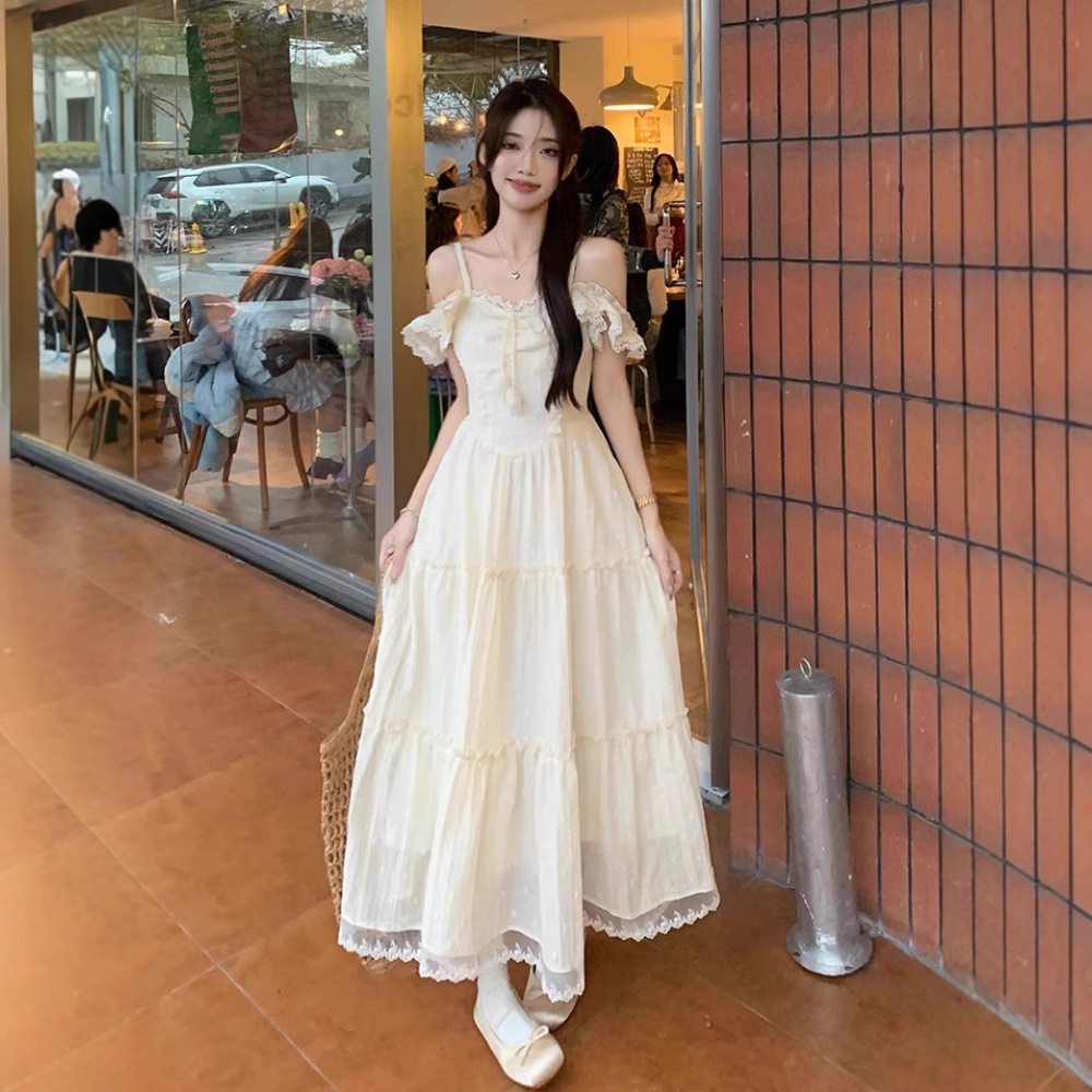 温柔风吊带连衣裙女夏法式茶歇飞飞袖杏色蕾丝花边一字领A字长裙