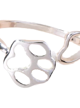 无聊了手上戴个能发光的猫爪子!