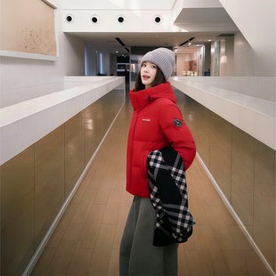 鸭鸭羽绒服短款女士2026新款宽松流行外套百搭防寒连帽保暖厚冬装