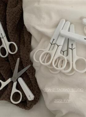 剪刀实用小物 无印风白色便携式手工剪刀不锈钢美工刀带盖子