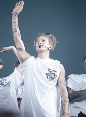 王嘉尔同款MAGIC MAN演唱会字母印花泼墨美式重磅宽松纯棉短袖T恤