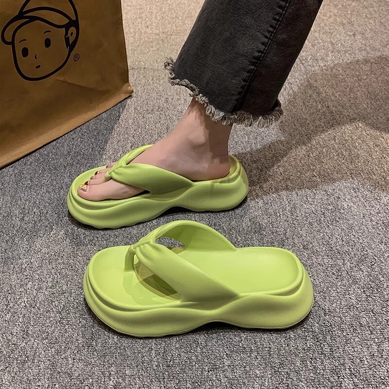人字拖海边沙滩拖鞋踩屎感厚底女外穿2025新款增高防滑可下水拖鞋