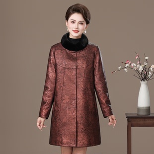 2025冬新款压花真皮羽绒服女中长款海宁红色皮衣中老年绵羊皮外套