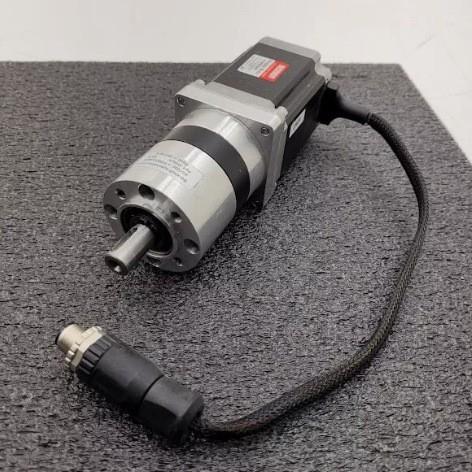 全新原装AM8032-2D10-0000tAM8032-2D11-0000倍福伺服电机 议价