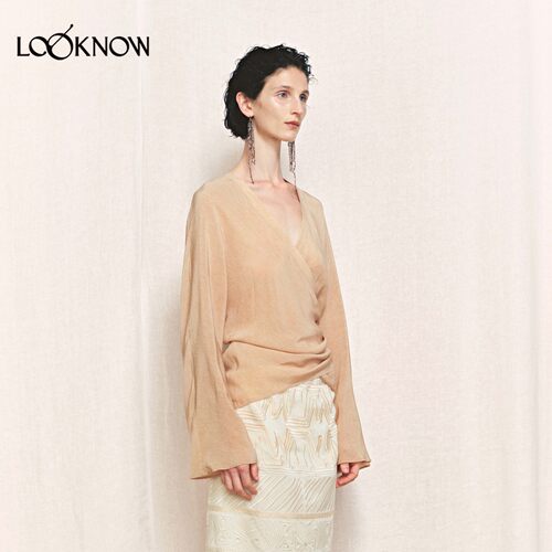 auti seminario x LOOKNOW设计师品牌26春夏新品连袖交裹炒色上衣
