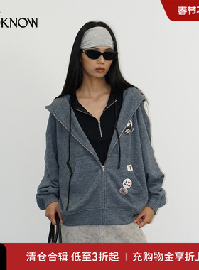 madeinormal X LOOKNOW2025年秋季新款灰色徽章羊毛卫衣女