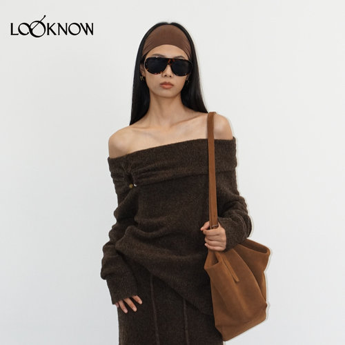 halfmoon x LOOKNOW新款深棕色一字领珠环毛衫女