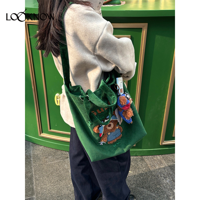 SFSG x LOOKNOW新春系列飞行员棕色潦草小熊灯芯绒包2026春季新品