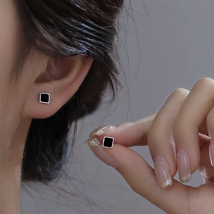 一念 s999纯银黑色菱形耳钉2024新款小众感简约ins冷淡风耳饰