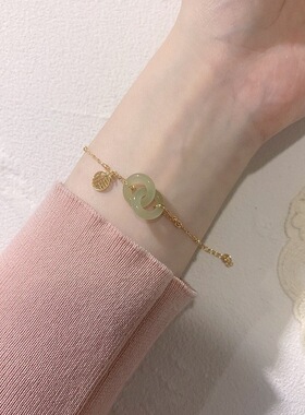 环环相扣手链女小众设计感超温柔冷清感绿色手饰送闺蜜情侣