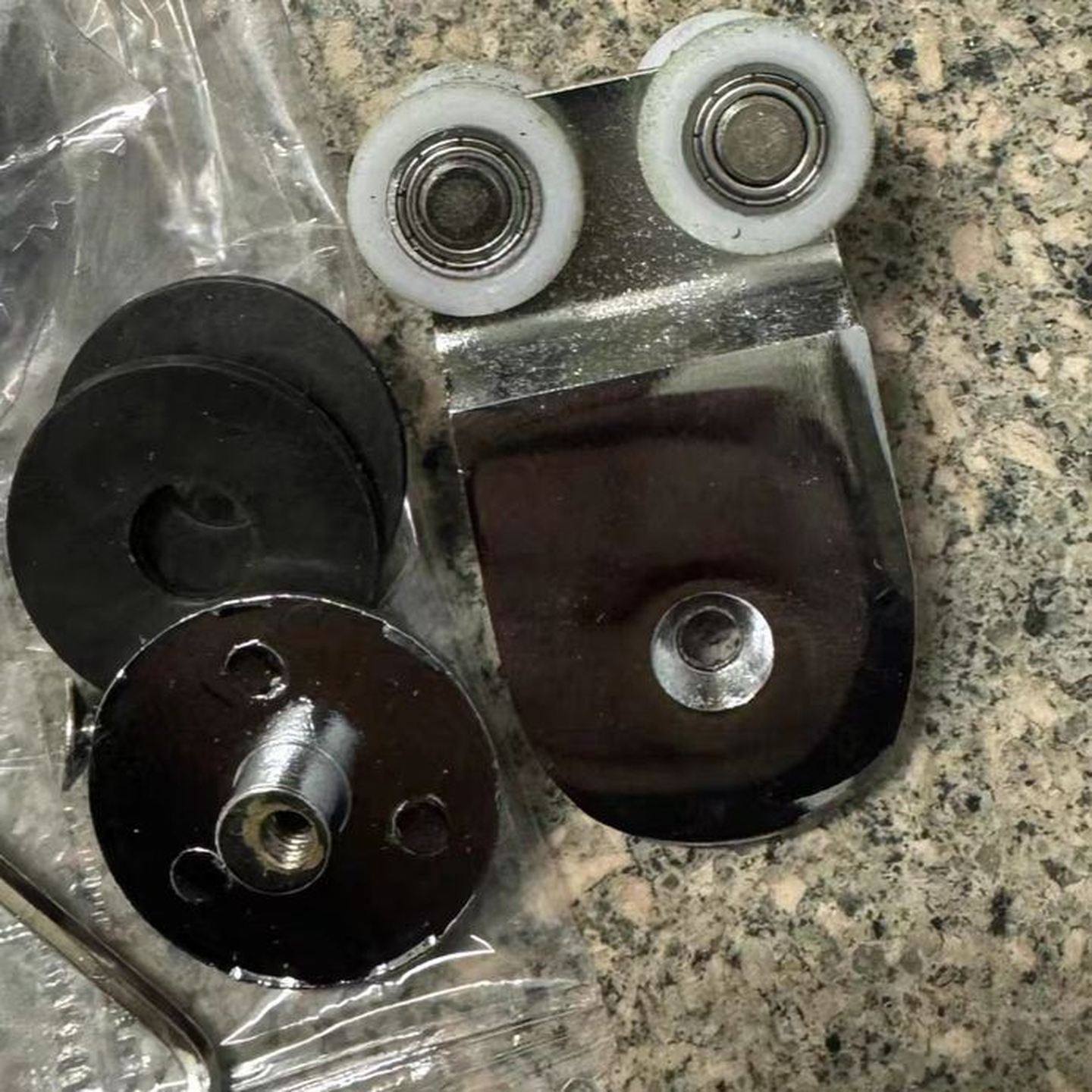 滑轮玻璃移门轮淋浴房浴室房小吊轮移门小吊轮配件淋浴房滑轮,家装主材,滑轮,淘宝优惠券,粉丝福利购,淘宝优惠卷