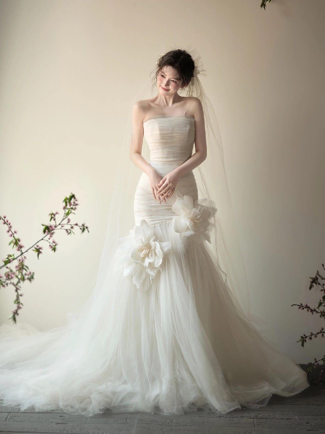 法式抹胸森系轻婚纱绝美超仙新娘订婚鱼尾礼服迎宾白色气质出门纱