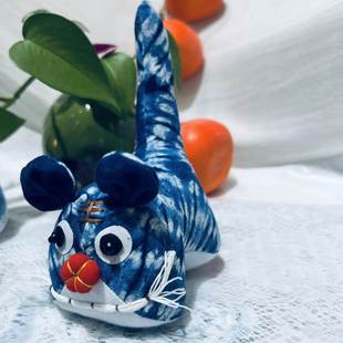 云南扎染玩偶2023上新老虎摆件大理手工板蓝根蓝染布偶送女友公仔
