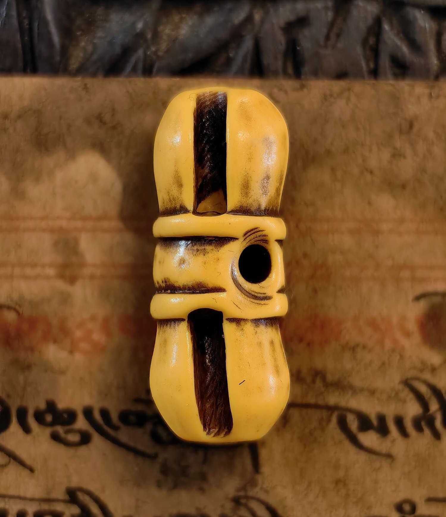 藏传元素【老黄料器多吉卡子背云佛珠法器】高端文玩配饰