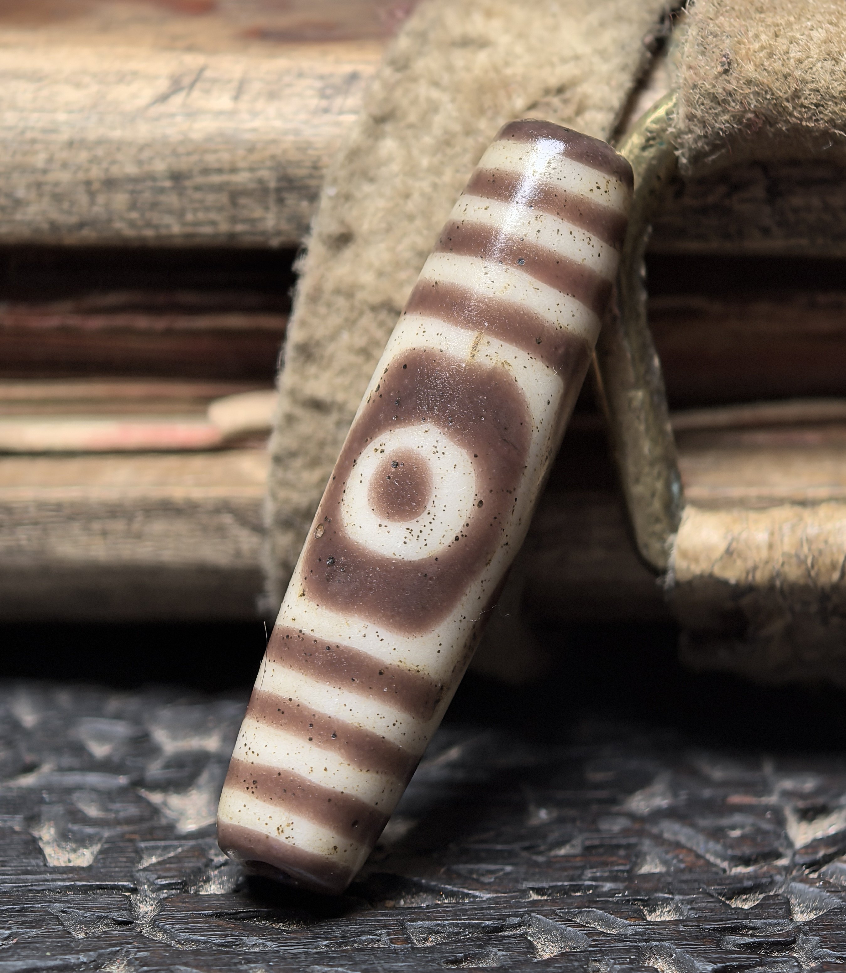 清代百年藏地修持【老料器三眼天珠】懂的拍