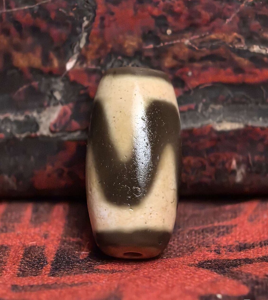 藏地修持【牙黄玉化虎牙天珠】堪比千年品相 一图一物