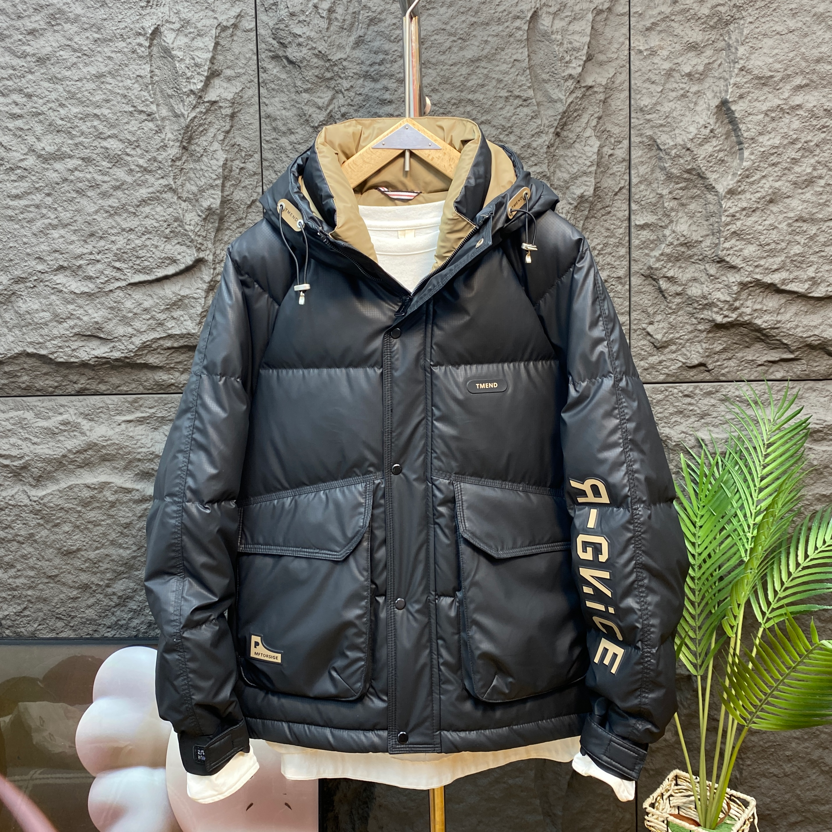 冬季男连帽潮牌免洗羽绒服