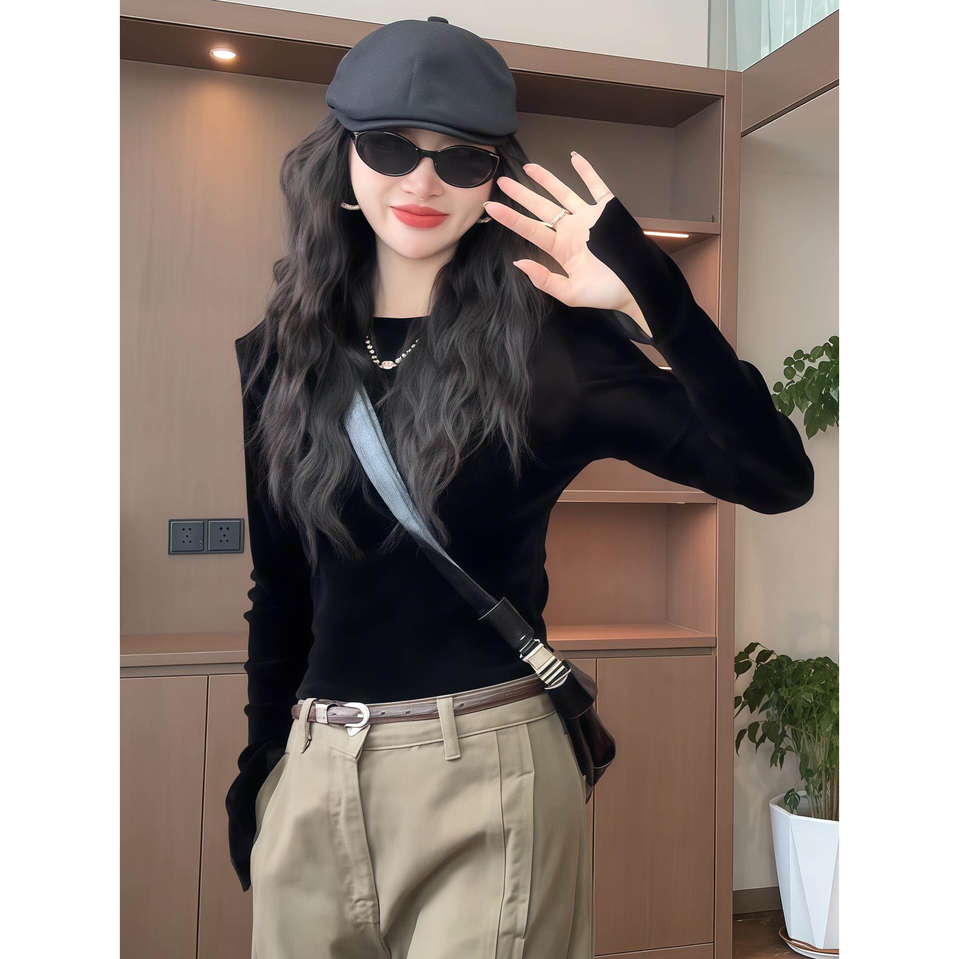 JOYIASS黑色圆领丝绒T恤女2025新款早秋季薄款修身弹力显瘦短款长