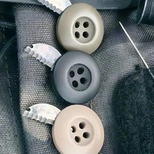 新款创意个性实用式奇趣设计Escape Button逃生纽扣工具